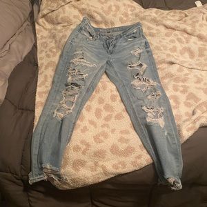 American Eagle Mom Jean